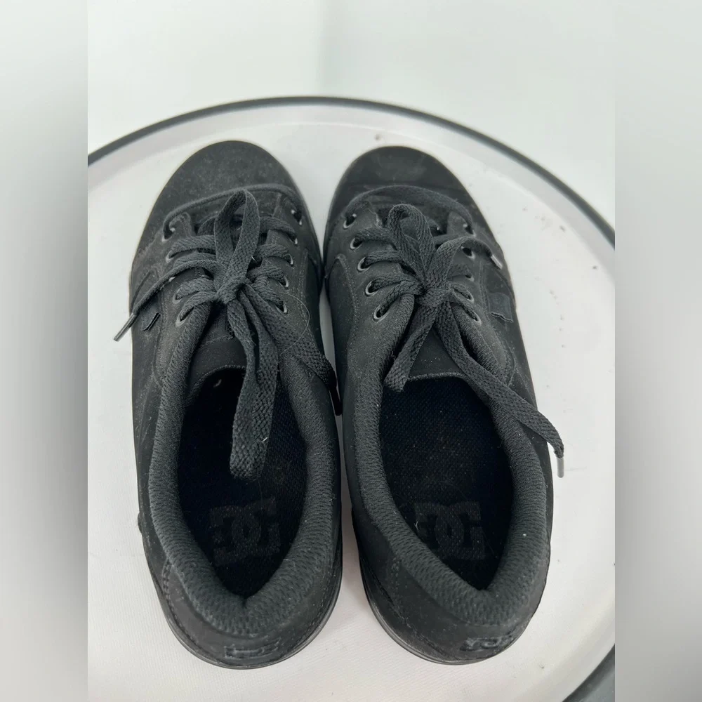 DC BLACK LEATHER SKATEBOARD‎ SHOE SNEAKERS YOUTH ANVIL
